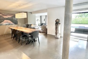 MAGNIFIQUE ET GRANDE MAISON CONTEMPORAINE DE 450 m2 hab AVEC PISCINE - 5 chambres + atelier