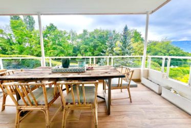 MAGNIFIQUE APPARTEMENT DE 250 m2 AVEC LARGE TERRASSE - VUE DEGAGEE