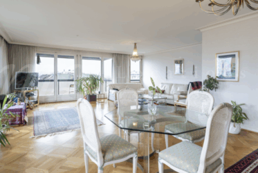 SUPERBE APPARTEMENT DE 7 PIECES AVEC BELLE VUE PANORAMIQUE SUR LA VILLE