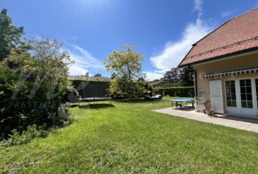 GRANDE MAISON FAMILIALE INDIVIDUELLE - 5 très grandes chambres ! JARDIN DE 1100 m2 ARBORE