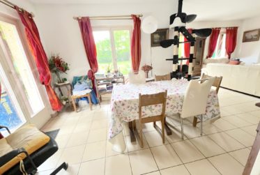 EN EXCLUSIVITE ! RAVISSANTE MAISON JUMELLE D'ANGLE - FAMILIALE - DE 7 PIECES AVEC TRES BEAU JARDIN SUD