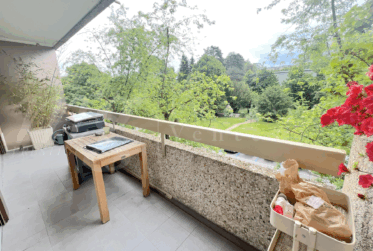 SUPERBE APPARTMENT MODERNE DE 6 PIECES DE 200 m2 AVEC BALCON - 4 CHAMBRES