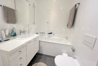 SUPERBE APPARTMENT MODERNE DE 6 PIECES DE 200 m2 AVEC BALCON - 4 CHAMBRES