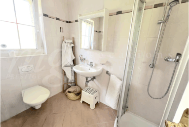 GRANDE MAISON FAMILIALE INDIVIDUELLE - 5 très grandes chambres ! JARDIN DE 1100 m2 ARBORE