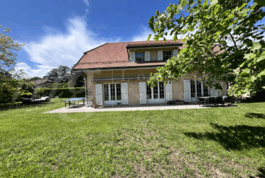 GRANDE MAISON FAMILIALE INDIVIDUELLE - 5 très grandes chambres ! JARDIN DE 1100 m2 ARBORE