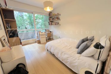 SUPERBE APPARTMENT MODERNE DE 6 PIECES DE 200 m2 AVEC BALCON - 4 CHAMBRES
