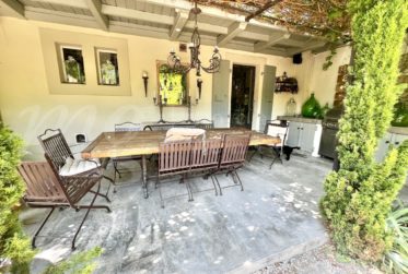 RAVISSANTE MAISON PLEIN DE CHARME DE 340 m2 AVEC GRAND JARDIN - à 5 minutes de Carouge et CEVA !!