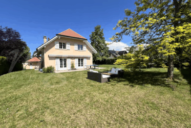 GRANDE MAISON FAMILIALE INDIVIDUELLE - 5 très grandes chambres ! JARDIN DE 1100 m2 ARBORE