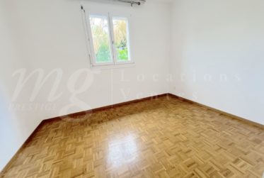 RAVISSANTE MAISON CONTIGUE DE 180 M2 AVEC VERANDA ET JARDIN PLEIN SUD
