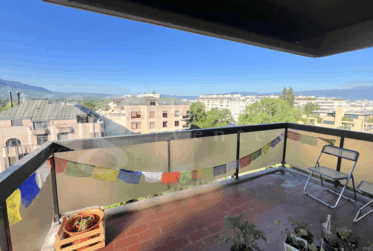 CHARMANT APPARTEMENT DE 180 M2 AVEC BELLE VUE PANORAMIQUE SUR LA VILLE !! ET 3 BALCONS