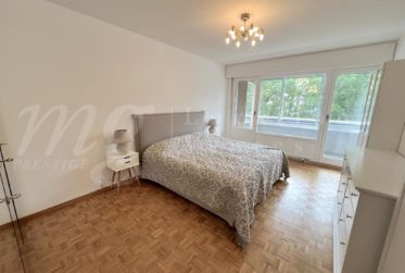GRAND 4 PIECES - MEUBLE- TRAVERSANT AVEC 2 GRANDS BALCONS - PARC - 2x PISCINES & SPA