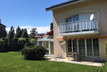 RAVISSANTE MAISON MODERNE AVEC VERANDA - JARDIN DE env 600 m2