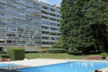 GRAND 4 PIECES - MEUBLE- TRAVERSANT AVEC 2 GRANDS BALCONS - PARC - 2x PISCINES & SPA