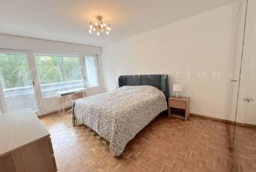 GRAND 4 PIECES - MEUBLE- TRAVERSANT AVEC 2 GRANDS BALCONS - PARC - 2x PISCINES & SPA