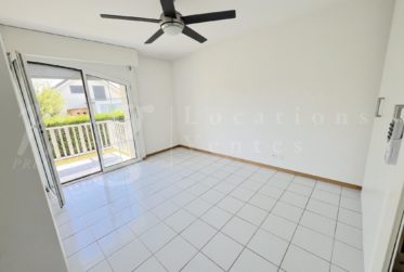 RAVISSANTE MAISON MODERNE AVEC VERANDA - JARDIN DE env 600 m2
