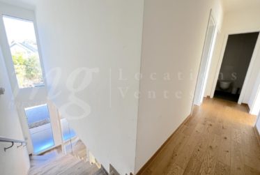 SUPERBE MAISON MODERNE DE 6 PIECES AVEC JARDIN SUD