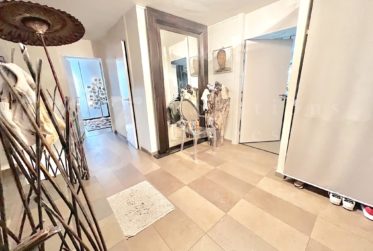 SUPERBE APPARTEMENT DUPLEX DE 280 m2 AVEC LARGE TERRASSE SUR JARDIN