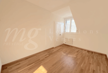 En exclusivité ! TRES GRANDE MAISON FAMILIALE DE 300 m2 utiles AVEC JARDIN - 5 chambres - Piscine