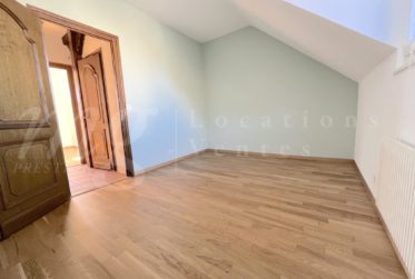 En exclusivité ! TRES GRANDE MAISON FAMILIALE DE 300 m2 utiles AVEC JARDIN - 5 chambres - Piscine