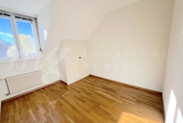 En exclusivité ! TRES GRANDE MAISON FAMILIALE DE 300 m2 utiles AVEC JARDIN - 5 chambres - Piscine