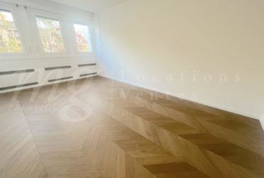 SUPERBE APPARTMENT DE 7.5 PIECES DE 180 m2 AVEC LARGE BALCON - CALME