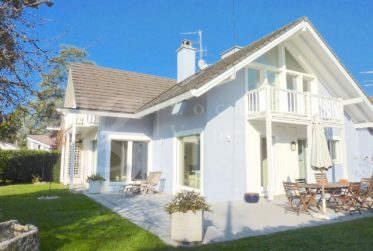 GRANDE MAISON INDIVIDUELLE FAMILIALE DE 300 m2 A COLLONGE-BELLERIVE