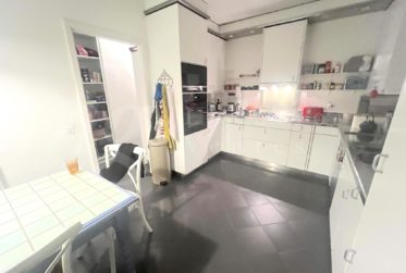 GRANDE MAISON INDIVIDUELLE FAMILIALE DE 300 m2 A COLLONGE-BELLERIVE