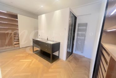 SUPERBE APPARTEMENT HAUSSMANIEN DE 11 PIECES - 415 M2 - EN VIEILLE VILLE AVEC STUDIO INDEPENDANT