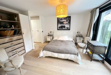 TRES BELLE MAISON FAMILIALE RENOVEE DE 230 m2 - AVEC GRAND JARDIN ARBORE