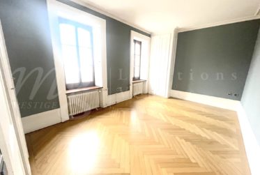 SUPERBE APPARTEMENT HAUSSMANIEN DE 11 PIECES - 415 M2 - EN VIEILLE VILLE AVEC STUDIO INDEPENDANT