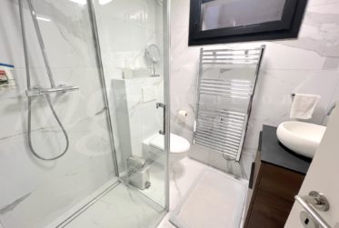 TRES BELLE MAISON FAMILIALE RENOVEE DE 230 m2 - AVEC GRAND JARDIN ARBORE