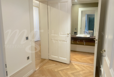 SUPERBE APPARTEMENT HAUSSMANIEN DE 11 PIECES - 415 M2 - EN VIEILLE VILLE AVEC STUDIO INDEPENDANT