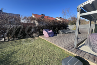 BELLE MAISON CONTEMPORAINE, JUMELLE D'ANGLE DE 200 m2 AVEC JARDIN CLOTURE