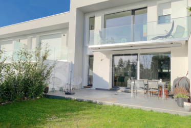 SUPERBE MAISON MODERNE DE 6 PIECES AVEC JARDIN SUD