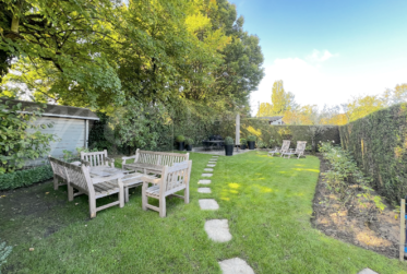 BELLE MAISON DE 8 PIECES - MEUBLEE - 320 m2 hab AVEC JARDIN A MEINIER