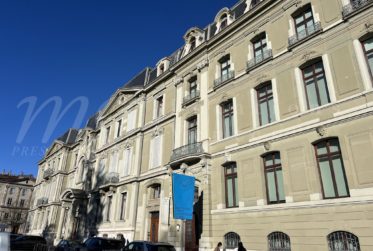 SUPERBE APPARTEMENT HAUSSMANIEN DE 11 PIECES - 415 M2 - EN VIEILLE VILLE AVEC STUDIO INDEPENDANT