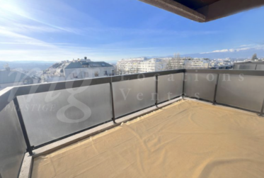 GRAND APPARTEMENT DE 6 PIECES AVEC BELLE VUE PANORAMIQUE SUR LA VILLE ET LES MONTAGNES