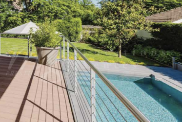 GRANDE MAISON FAMILLIALE DE 350 m2 AVEC RAVISSANT JARDIN DE 1000 m2 env. - PISCINE