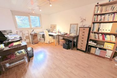 TRES BELLE MAISON INDIVIDUELLE DE 250 m2 hab AVEC GRAND JARDIN DE 1100 m2