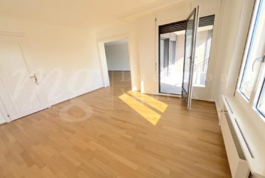 SUPERBE APPARTEMENT DE 225 m2 AVEC GRAND BALCON ET VUE DEGAGEE A CHAMPEL - 4 chambres