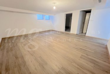 GRANDE MAISON INDIVIDUELLE FAMILIALE AVEC GRAND JARDIN PRIVATIF DE 1250 m2 ET PISCINE