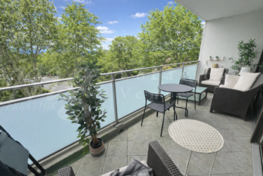 APPARTEMENT DE 2.5 PIECES AVEC GRAND BALCON