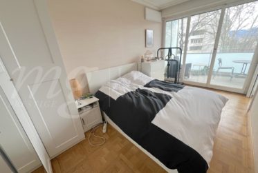 APPARTEMENT DE 2.5 PIECES AVEC GRAND BALCON