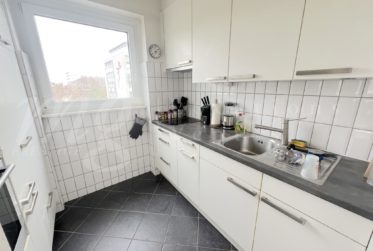 APPARTEMENT DE 2.5 PIECES AVEC GRAND BALCON