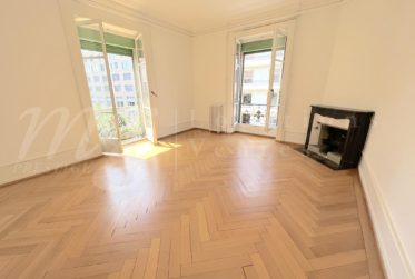 SUPERBE APPARTEMENT HAUSSMANNIEN DE 10 PIECES - 260 m2 - proche Eglise Russe