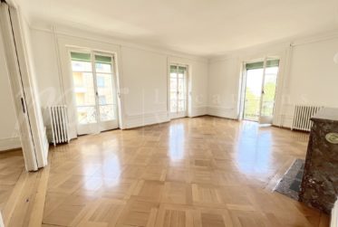 SUPERBE APPARTEMENT HAUSSMANNIEN DE 10 PIECES - 260 m2 - proche Eglise Russe