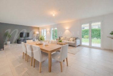 TRES BEL APPARTEMENT DE 7 PIECES AVEC JARDIN PRIVATIF DE 340 m2 - Idéal pour une famille avec 4 chambres à coucher