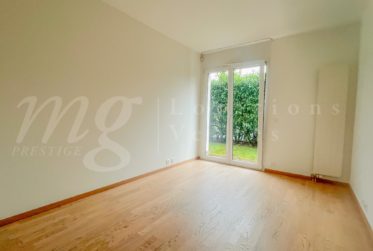 TRES BEL APPARTEMENT DE 7 PIECES AVEC JARDIN PRIVATIF DE 340 m2 - Idéal pour une famille avec 4 chambres à coucher