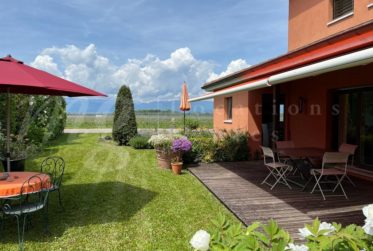 TRES BELLE MAISON INDIVIDUELLE DE 250 m2 hab AVEC GRAND JARDIN DE 1100 m2