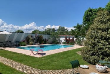 GRANDE MAISON DE MAITRE DE 12 PIECES AVEC BEAUCOUP DE CHARME - JARDIN PRIVATIF & PISCINE - 8 chambres